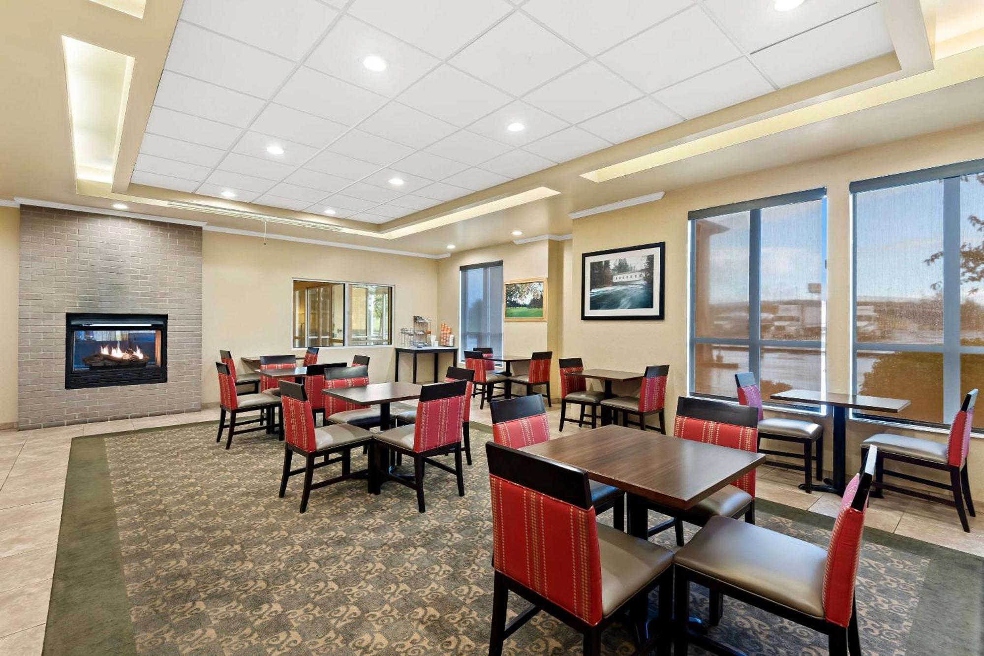 Comfort Inn & Suites Creswell Екстер'єр фото