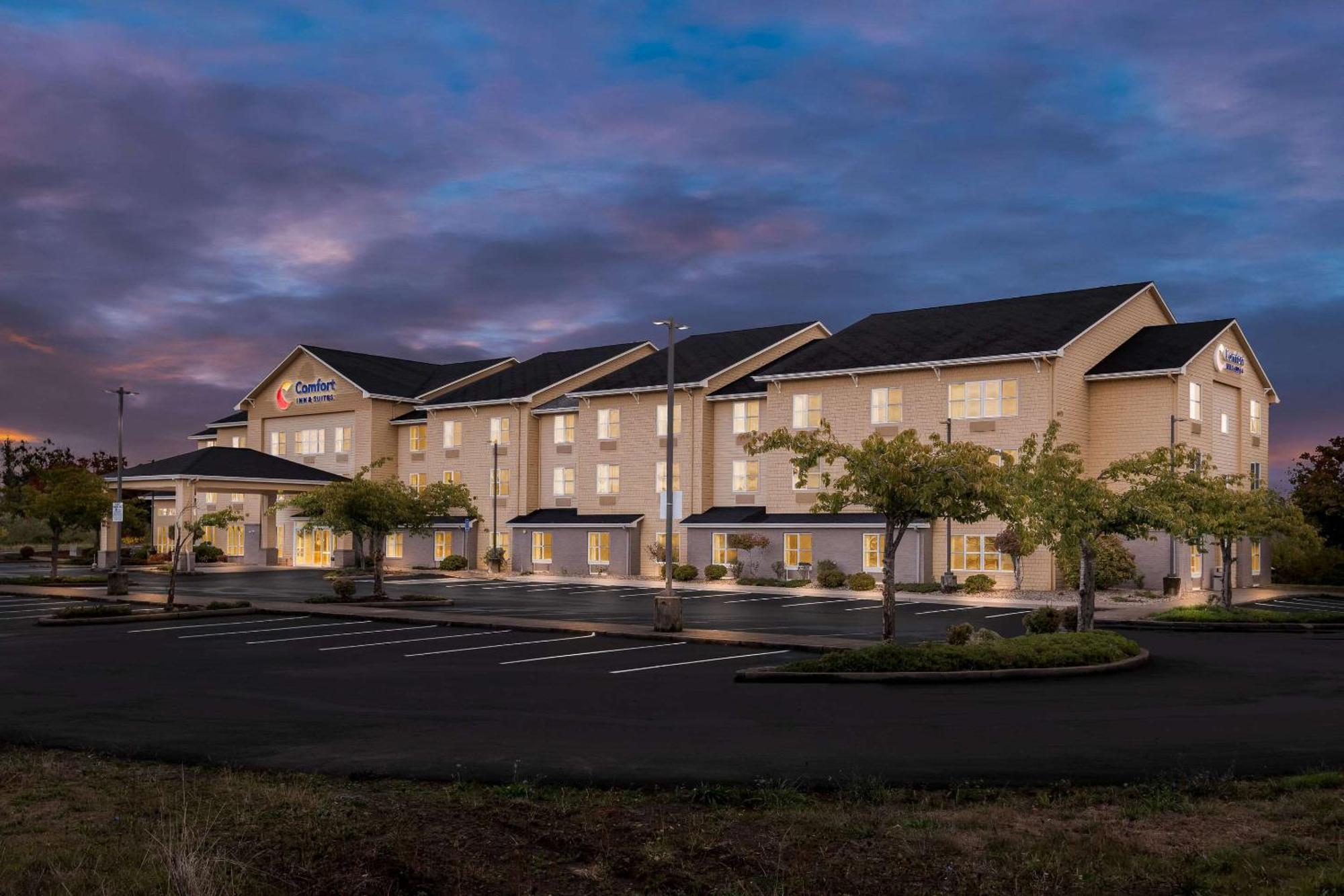 Comfort Inn & Suites Creswell Екстер'єр фото